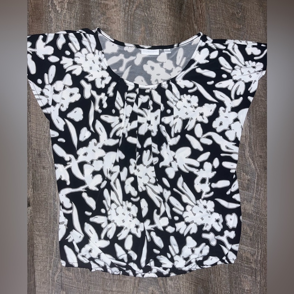 New York & Company Black & White blouse